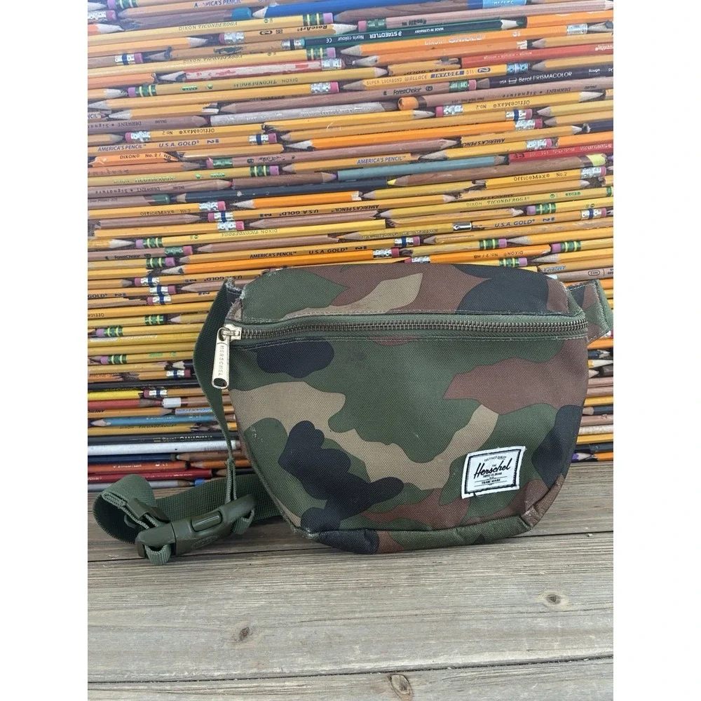 Herschel Supply‎ Co. Fifteen Hip Pack Woodland Camouflage